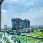 tin xác thực hôm nay- 1 phòng ngủ - giá 7,5 tỷ - lầu trung - view chụp từ ban công căn hộ - ko chắn