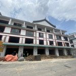 bán 02 căn shophouse cạnh nhau, vị trí top đẹp nhất vinhomes royal island