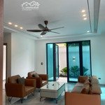 chính chủ cho thuê nhà riêng 150m2 x 3 tầng phố duy tân gần đường lê nin, 0915658386