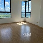 bán căn hộ 89m2 - 3pn - 2wc, giá 2,39 tỷ, view sông đông nam, block a1. lh mr. tùng 0964690900