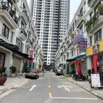 cần bán căn shophouse sông hồng tại tt trâu quỳ, view nội khu, nằm ngay gần chung cư blue star.