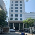 ngộp bank bán gấp tòa building cạnh hàng xanh dt: 9x36m - 6t - hđt: 380tr - giá về 32 tỷ tl quá rẻ