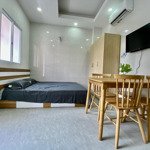 studio cửa sổ lớn full nội thất siêu đẹp - nhà mặt tiền , phòng mới , máy giặt riêng