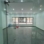 cho thuê sàn văn phòng 90m2/tầng, sàn đã ngăn kính cường lực, vào sử dụng ngay