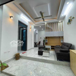 đống đa, đê la thành nhỏ 40m2, 5 tẫng, gần ô tô, thổ quan đống đa. - lh giang 0979388189