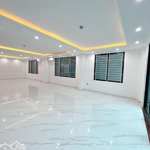 cho thuê văn phòng siêu đẹp sàn 65m2 phố hoàng cầu view cực thoáng