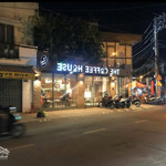 cho thuê mbkd ốp kính nằm ngay góc bùng binh bùi hữu nghĩa