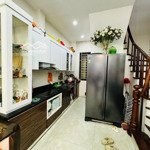 siêu phẩm nguyễn khánh toàn 40m2 x 5 tầng cách ô tô dừng đỗ 10m 9.8 tỷ