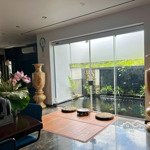 cho thuê biệt thự 200m2, 5 phòng ngủ, nội thất full tại mê linh- sao đỏ. lh : lan anh 0987715895