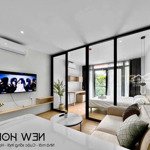 căn hộ 1 phòng ngủ ban công 40m2 quận 1 full nội thất, bồn tắm, sofa