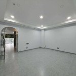 cho thuê trệt và lầu 1 văn phòng sala 65 triệu ~ 200m2