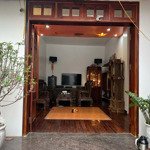 cần bán ngôi nhà 126m2 với 3 tầng đẹp như tranh vẽ.nằm sát thị trấn chúc sơn.