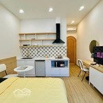 cho thuê studio 40m2 full nội thất, thang máy, máy hút mùi, ngay ngã tư phú nhuận