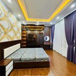 siêu hiếm dã tượng 33m x 4t mt 7m. cách phố 15m . sẵn 3 ngủ đẹp full đồ ở luôn. sổ đỏ hoa hậu