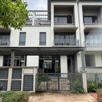 vị trí đẹp! small 2 mặt thoáng, gần club house, dt 6,3 x 17m. giá chỉ 4 tỷ 200 triệu full