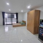 cho thuê phòng rộng 40m2 cửa sổ thoáng full nội thất máy giặt riêng ngay nguyễn thị định quận 2