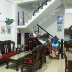 nhà mặt tiền rộng rãi kinh doanh