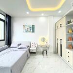 Cho thuê can hộ 30m2 mới tinh Hoàng Diệu Phú Nhuận ban công lớn full nôị thất