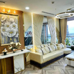 bán gấp căn hộ oriental plaza, 685 âu cơ dt: 106m2=3pn =3wc giá 3tỷ9, sổ hồng lh: 0902 369 930