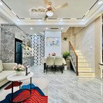 bán gấp nhà mặt tiền quận 3. dt: 60m2 đỗ thị lời, phường 11, thông đường hoàng sa. shr