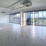 cho thuê văn phòng sa la 400m2 - hoàn thiện - 130 triệu - thang máy, máy lạnh - 0931490506