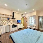 thuê ngay studio 40m2 full nội thất gần chợ bà chiểu cửa sổ to đón nắng - thoáng mát, an ninh