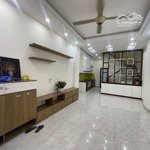 bán nhà việt hưng , dt 40m2, giá giật mình