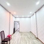 bán nhà riêng 38 m2 tại phường láng hạ giá chỉ 12,5 tỷ , khu phân lô ôtô chạy vòng quanh nhà