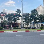 chính chủ bán biệt thự embassy - mặt đường nguyễn văn huyên !