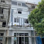 bán shophouse cách cửa khẩu lào cai 10p. kinh doanh hoặc cho thuê siêu thị, ngân hàng.lh 0983291128