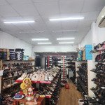 cần sang nhượng lại shop giày dép diện tích 4x25, dối diện trường học vĩnh lộc a