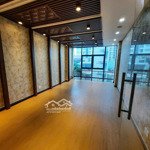 MT 90m2, 6 lầu thang máy đường Nguyễn Văn Thương