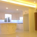 villa sân vườn hồ bơi thảo điền cho thuê