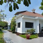 Bán Villa Long An cạnh Tphcm 3000m2, sân vườn,ao cá chỉ 27 tỷ