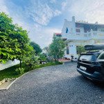 cho thuê biệt thự villa sân vườn 5phòng ngủ full nội thất phường tân an - thủ dầu một