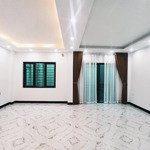 bán nhà gần cây xăng xốm 40m2, 5 tầng, vị trí đẹp gần đường ô tô giá 6,05 tỷ 0352078236