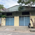 Kho xưởng 300m² trong KDC Hưng Phú 1, sàn có lót gạch