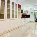 quận 10 hxh thẳng, nhà đẹp lung linh, 70m2 tặng nt nhích 9 tỷ