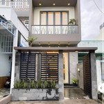 cần bán gấp nhà 1t 2l 4p ngủ- 100m2 - đang cho thuê 8,5tr/tháng - ở bình chánh -giá 2tỷ2/shr/tl