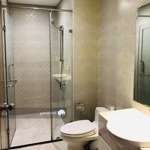 sang nhượng 1pn ot full nt toà l5, dt 50,5m2 giá 4,5 tỷ bao phí