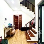 bán nhà trần quốc hoàn,40m2, 5t phân lô 3 mặt ngõ cực hiếm, oto 18tỷ5