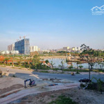 ông anh nhờ bán nhà mới đẹp như tranh - view công viên - phòng nào ánh sáng cũng ngập tràn.