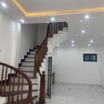 nhà đẹp giá hơn 2 tỷ 3 tầng 40m2, cách đại lộ thăng long 500m, phượng cách, yên sơn quốc oai