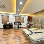 vip trung tâm cầu giấy - oto đỗ cửa, 7m ra oto tránh, nhà 2 thoáng, 53m2 x 5 tầng, giá tl