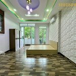 trống sẵn phòng studio ban công gần trung tâm