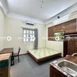 cho thuê phòng 30m2 ngay kế bên chợ bến thành_full nt gỗ cửa sổ trời siêu thoáng