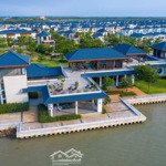 chính chủ gửi bán nhà phố, căn góc swan bay - zone 8. giá tốt đầu tư. lh: 0826563646