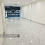 cô liên có văn phòng mặt thoáng full kính xã đàn 80m2 giá 11 triệu/th