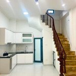 bán nhà riêng đường lĩnh nam, 4,7 tỷ, 27m2x4 tầng, mặt tiền 4.1m, ngõ ba gác, thông thoáng.