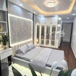 rẻ nhất khu chợ khâm thiên, 32m2 4 tầng chỉ 5,9 tỷ - nhà xây mới 10m ra ô tô tránh.